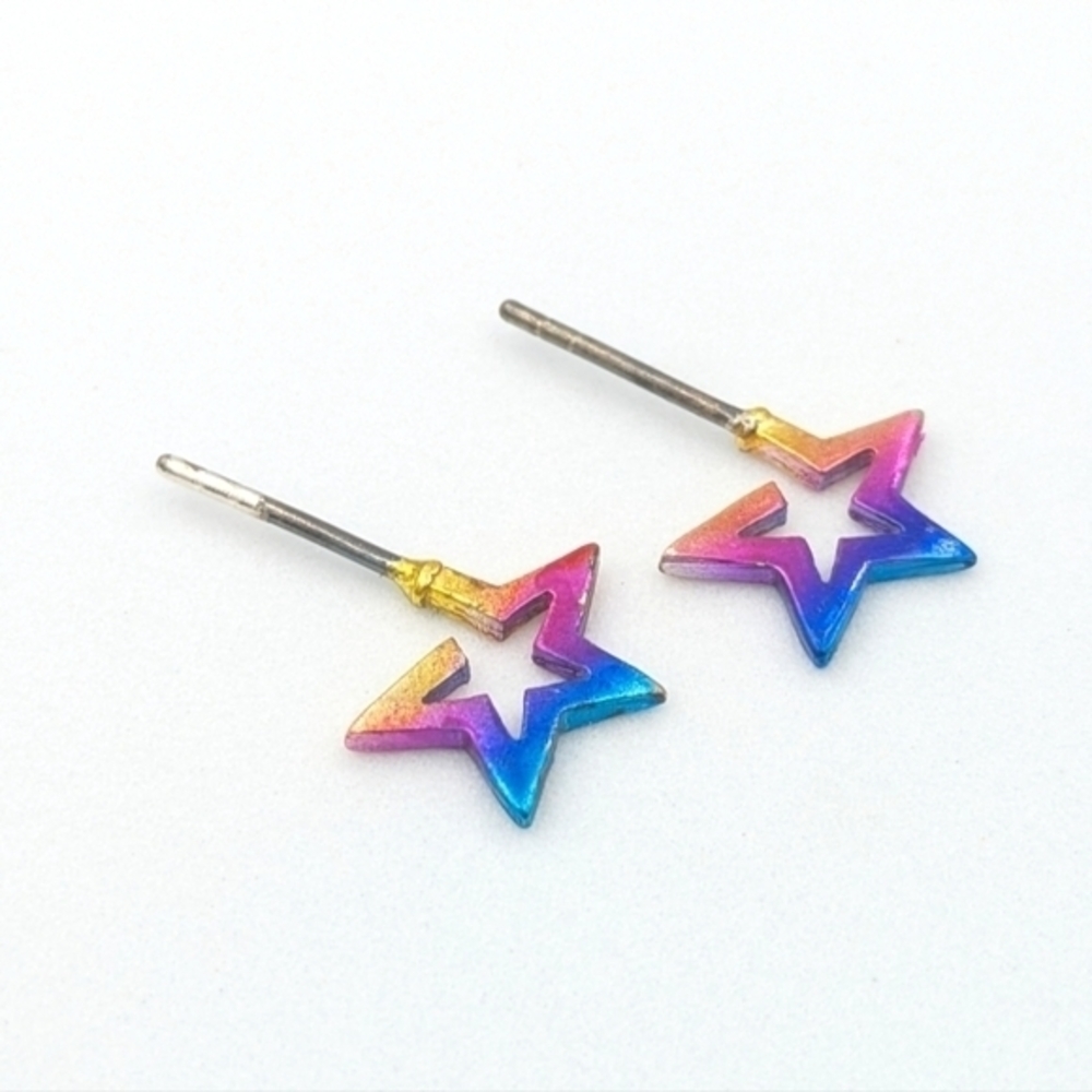 5/25$ Vintage 925 sterling silver dainty star stud earrings